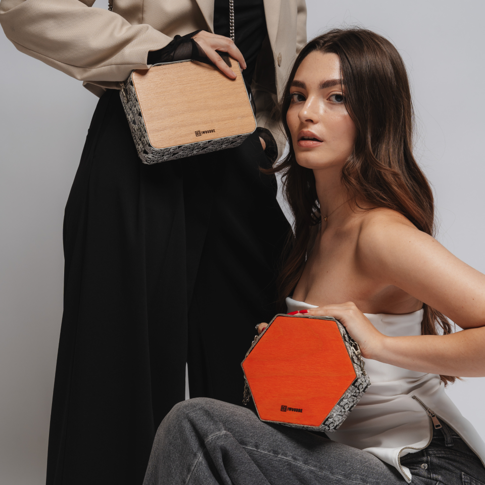 PEOPLE PRINT WOOD AND LEATHER BAG