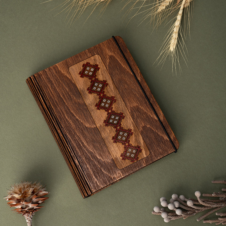 Traditional Red Fresh wooden agenda